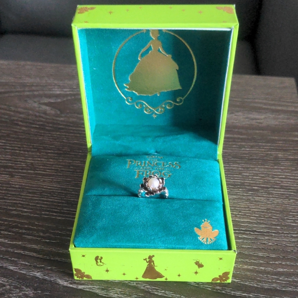 Disney X RockLove Princess and the Frog - Water Lily Pearl Ring
